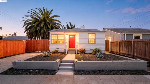 945 62nd St, Oakland, CA, 94608-1361 | Card Image