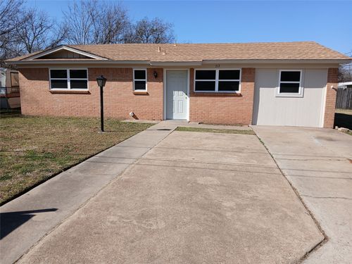 513 S Green St, Eastland, TX, 76448-2618 | Card Image