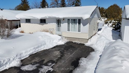 229 Pine St W, New Liskeard, ON, P0J1P0 | Card Image