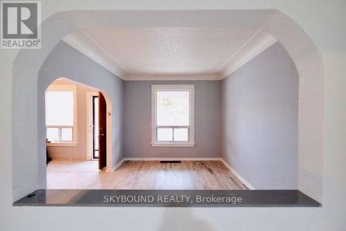 72 Somerset Ave, Hamilton, ON, L8L2L7 | Card Image