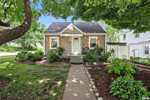 3437 Washington St, Davenport, IA, 52806-5647 | Card Image