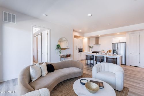 6014-3131 N Central Ave, Phoenix, AZ, 85012-2789 | Card Image