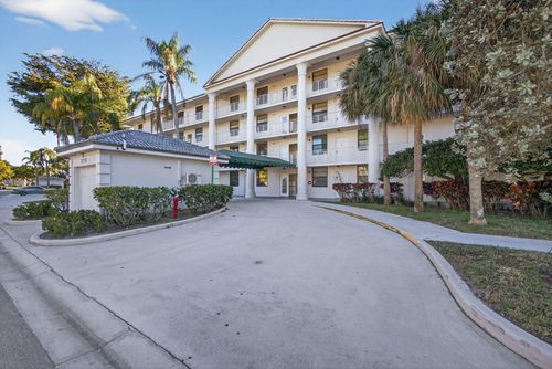 203-3716 Whitehall Dr, West Palm Beach, FL, 33401-1093 | Card Image