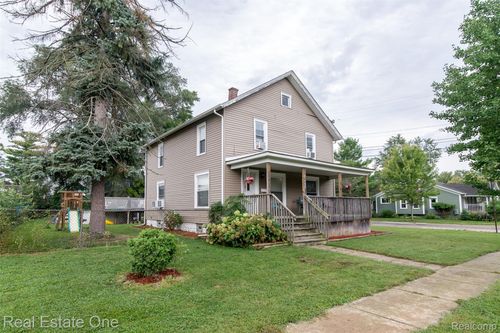 821 Dearborn St, Howell, MI, 48843-2623 | Card Image