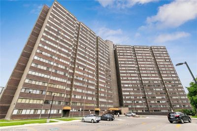 1115 - 11 Wincott Dr, Home with 2 bedrooms, 1 bathrooms and 1 parking in Etobicoke ON | Image 1