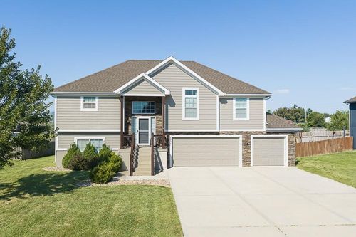 6996 141st St, Basehor, KS, 66007-5291 | Card Image