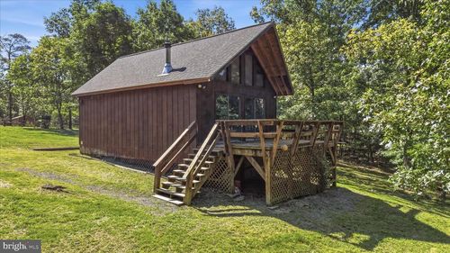 185 Plum Tree Ln, BERKELEY SPRINGS, WV, 25411-5275 | Card Image