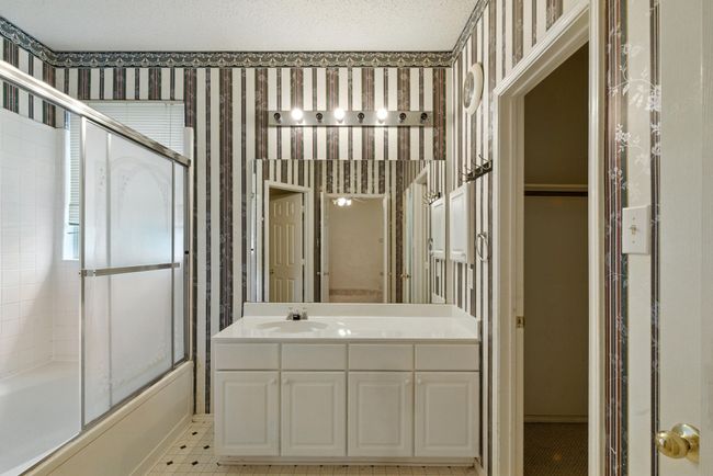 Primary Private Bath | Image 25