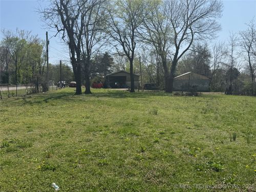 216 E Elm St, Stilwell, OK, 74960-4418 | Card Image