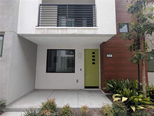 400 Transport, Tustin, CA, 92782-3760 | Card Image