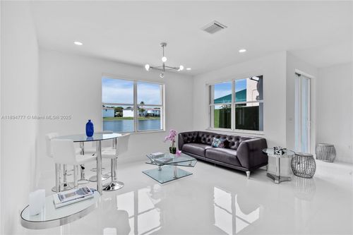6644 Nw 107th Pl, Doral, FL, 33178-3648 | Card Image