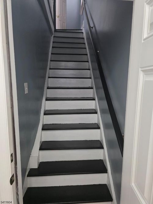 1127 Grove St, Irvington, NJ, 07111-4122 | Card Image