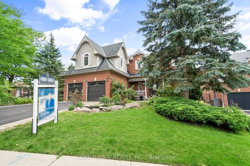 1022 Ivsbridge Blvd, Newmarket, ON, L3X2A2 | Card Image