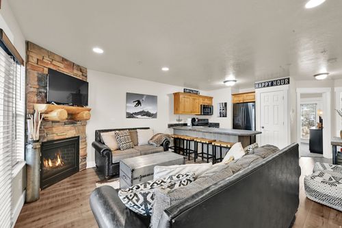 608-3612 N Huntsman Path, Eden, UT, 84310-6617 | Card Image