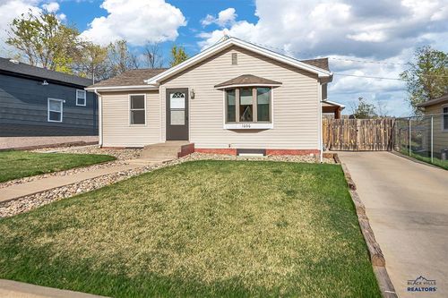 1606 Boulder St, Rapid City, SD, 57702-3112 | Card Image