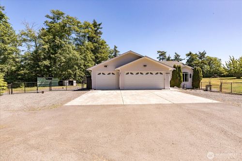 1440 Allyn Ln, Oak Harbor, WA, 98277-7305 | Card Image