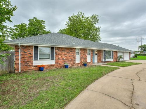 8301 S Country Club Dr, Oklahoma City, OK, 73159-5811 | Card Image