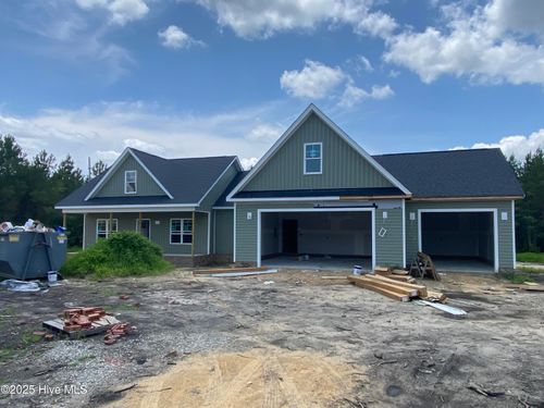 110 Rae Dr, Pikeville, NC, 27863-4702 | Card Image