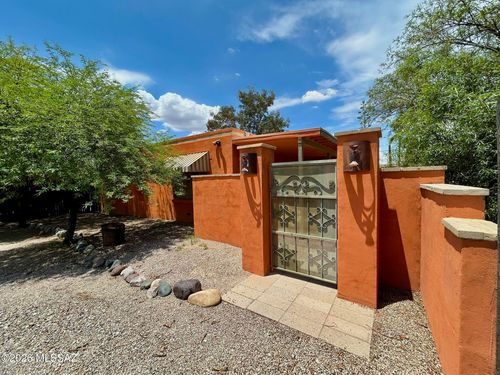 720 W Kelso St, Tucson, AZ, 85705-4126 | Card Image