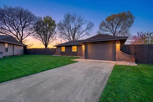 5415 Queens Ct, Lake Dallas, TX, 75065-2689 | Card Image