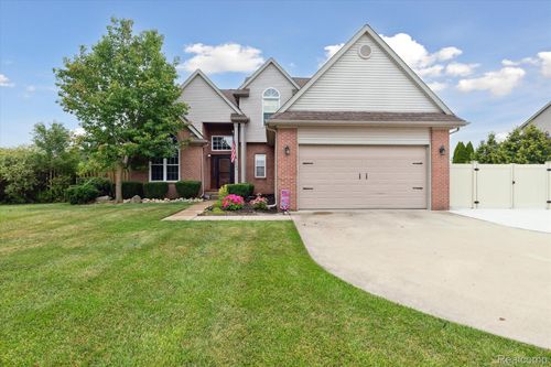 5405 Spitfire Dr, Newport, MI, 48166-9594 | Card Image