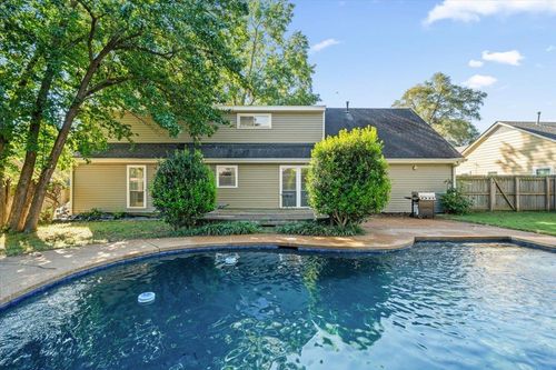 8438 River Glen Dr, Germantown, TN, 38139-3326 | Card Image