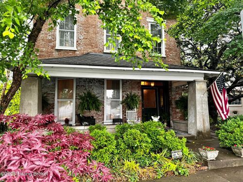 218 Locust St, Jeffersonville, IN, 47130-3304 | Card Image