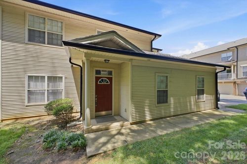 6552 Quarterbridge Ln, Charlotte, NC, 28262-3572 | Card Image