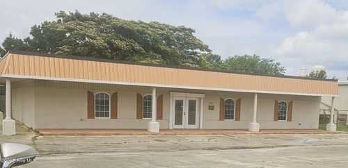 615 Washington St, Williamston, NC, 27892-2645 | Card Image