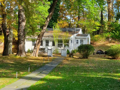 44 Roseville Rd, Westport, CT, 06880-4507 | Card Image