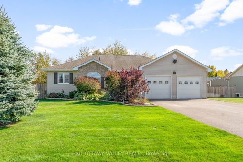 {{alt}} | Card Image