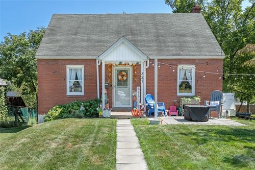 827 8th St, Verona, PA, 15147-2115 | Card Image