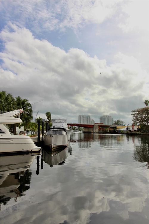 apt-16-2290 Nw North River Dr, Miami, FL, 33125-2265 | Card Image