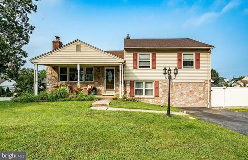 708 Elgin Rd, NEWTOWN SQUARE, PA, 19073-3203 | Card Image