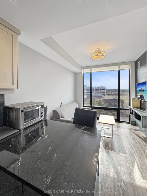 cp618-330 Phillip St, Waterloo, ON, N2L3W9 | Card Image