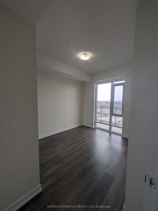 1611 - 2520 Eglinton Ave W, Condo with 3 bedrooms, 2 bathrooms and 1 parking in Mississauga ON | Image 11