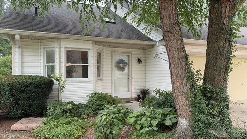 775-6 Hampton Cir, Aurora, OH, 44202-9259 | Card Image