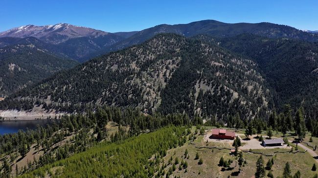 966 Forest Service Road, House other with 2 bedrooms, 3 bathrooms and null parking in Darby MT | Image 66