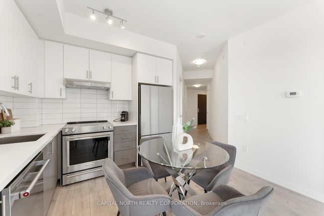 1718 - 9000 Jane St, Condo with 2 bedrooms, 2 bathrooms and 1 parking in Concord ON | Image 8