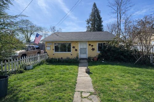 1039 Sw I St, Grants Pass, OR, 97526-2617 | Card Image