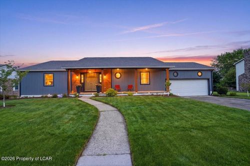 29 Windsor Dr, Dallas, PA, 18612-1409 | Card Image