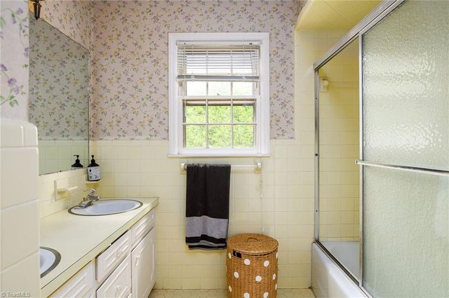 2021 Sunnybrook Dr, House other with 5 bedrooms, 3 bathrooms and null parking in Burlington NC | Image 37