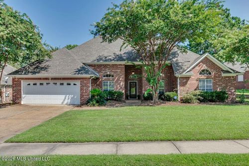 174 Woodlands Glen Cir, Brandon, MS, 39047-7107 | Card Image