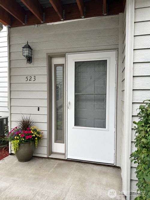 523 W Kellogg Road, Bellingham, WA, 98226 | Card Image