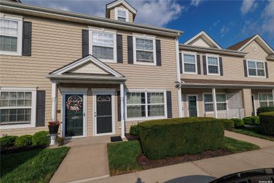 1129 - 1129 Willow Lane, Condo with 2 bedrooms, 2 bathrooms and null parking in Valley Stream NY | Image 1