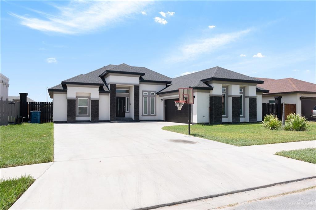 Lake Charles Dr, Los Fresnos, TX 78566