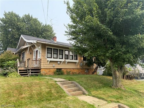 224 Westland Avenue Sw, Massillon, OH, 44646 | Card Image