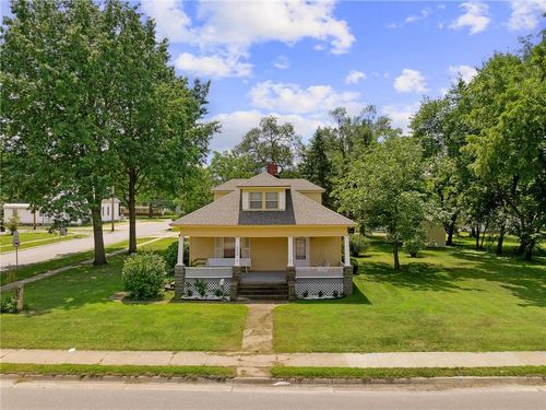 205 W Main St, Gardner, KS, 66030-1107 | Card Image