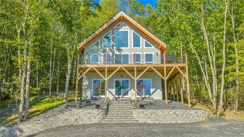 925 Red Sleigh Way, Fleetwood, NC, 28626 | Card Image