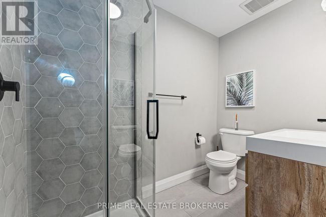 14 Warwick Ave, House other with 3 bedrooms, 2 bathrooms and 3 parking in Grand Bend ON | Image 29
